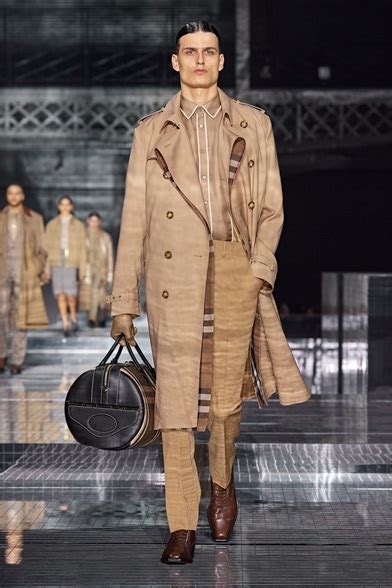 burberry sfilata 2020|burberry runway 2020.